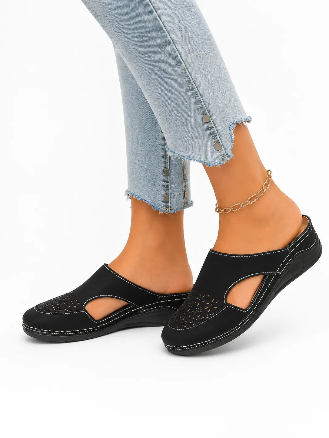 Ellor Siena Wedge Sandal – Black