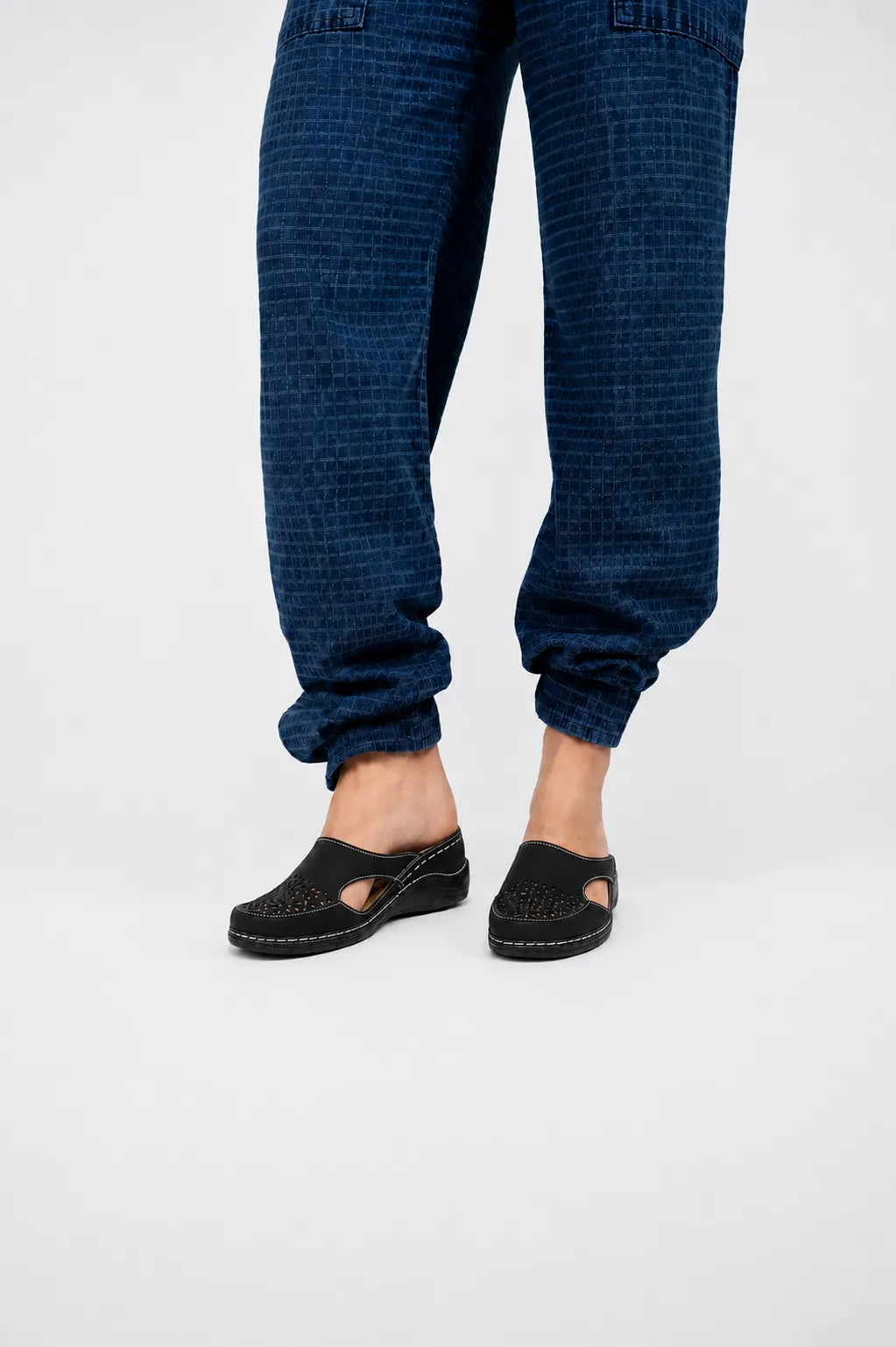 Ellor Siena Wedge Sandal – Black